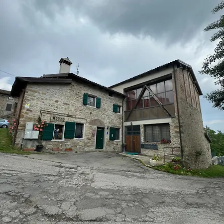 La Corte Dei Celti La Fonte San Benedetto Del Querceto Exterior photo